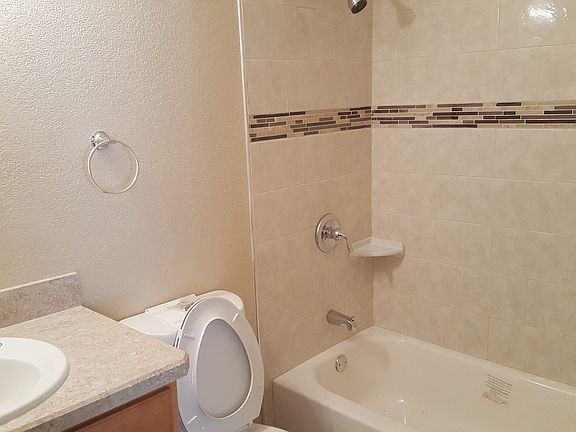 3rd image of 2033 Somerville Dr S