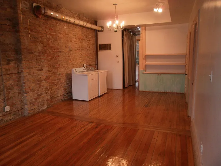 1418 W Division St #2 — Photo 13