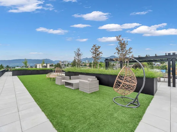 422 E 3rd St #510, North Vancouver, BC V7L 0K1