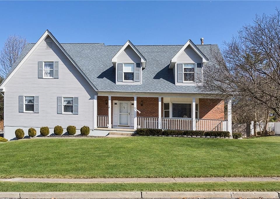 1st image of 37 Kenilworth Ln