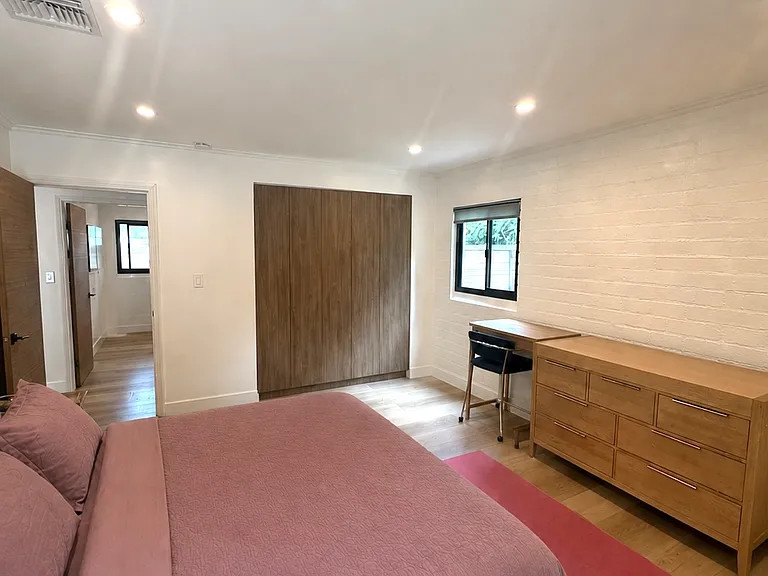 22262 Buena Ventura St — Photo 9