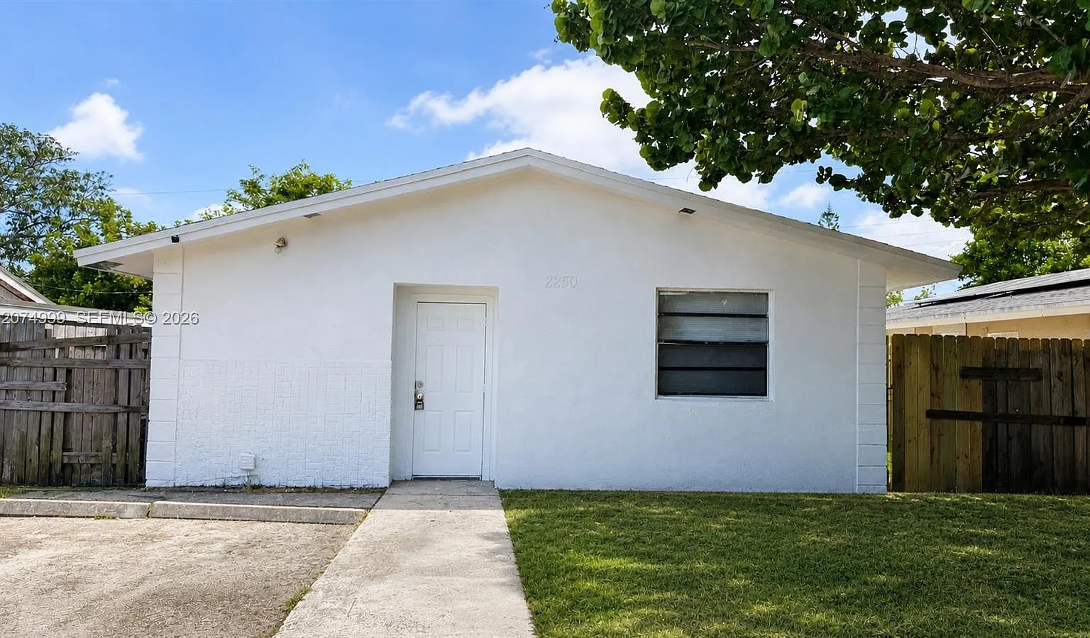 Collier City — Photo 1