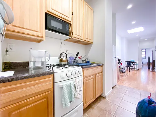 Rented by City Connections Realty | media 9
