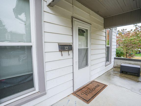 5th image of 321 Lawn Ave