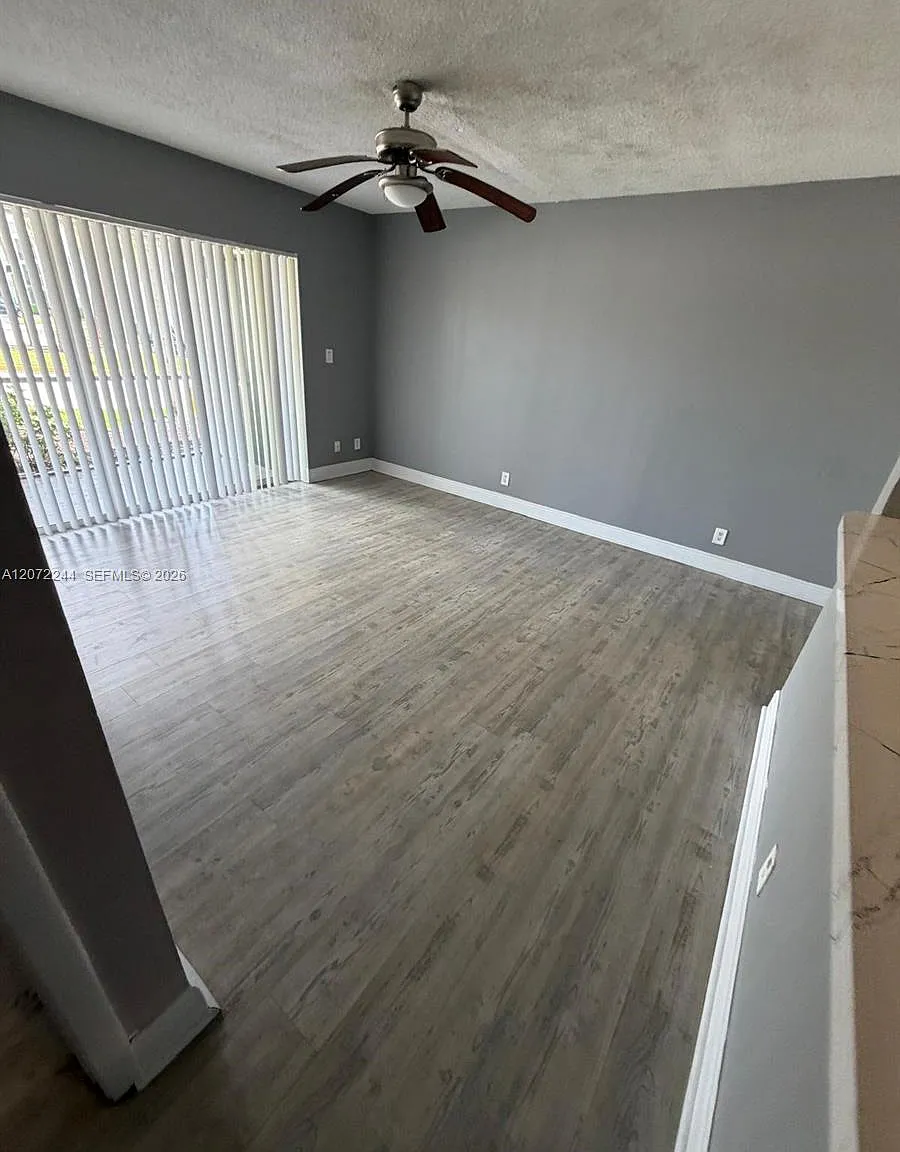 Sun Vista Gardens Condo — Photo 4