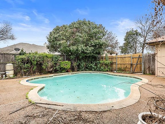 3rd image of 10216 Hillhouse Ln