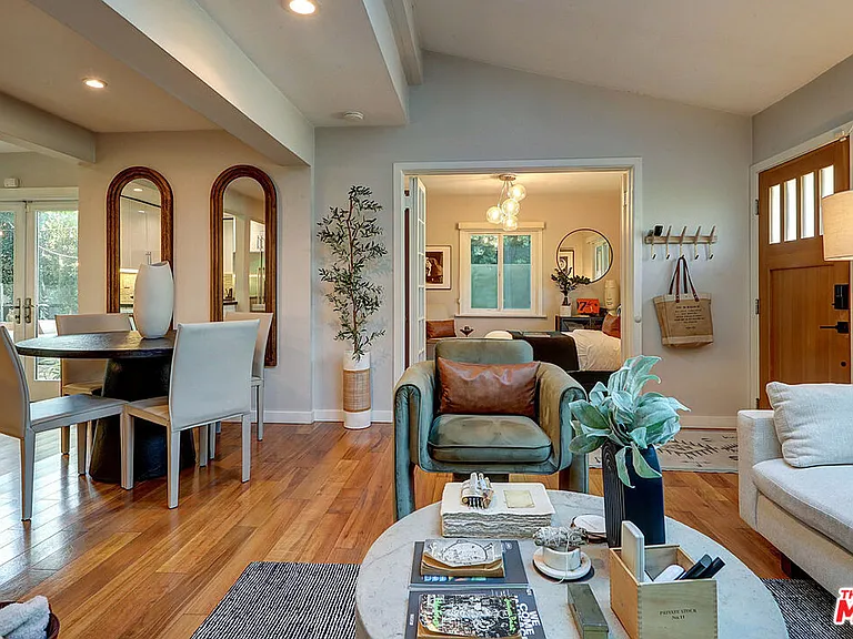8326 Ridpath Dr — Photo 17