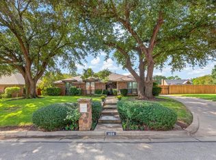 604 Lincoln Ct, Arlington, TX 76006