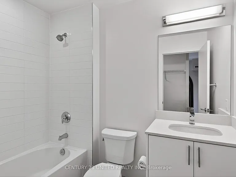475 George St N #201 — Photo 13