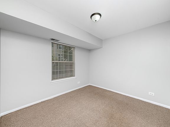 5th image of 1106 Village Center Pkwy Unit 6