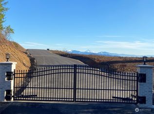 156 High Bank Ln, Woodland, WA 98674