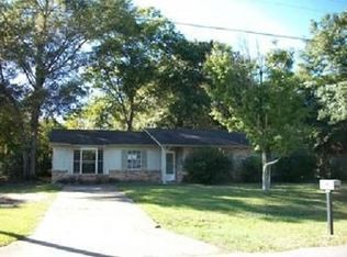 3229 Riverbend Rd, Moss Point, MS 39562