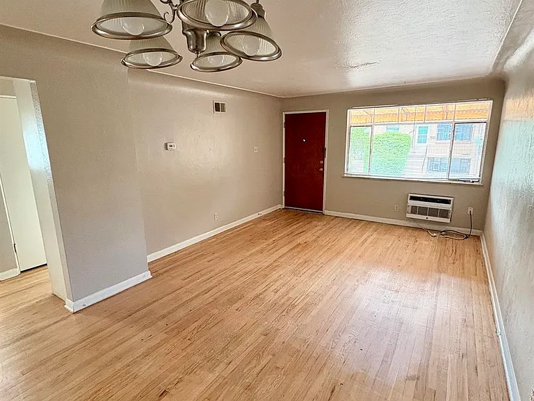 2340 S Race St Apartments — Photo 11