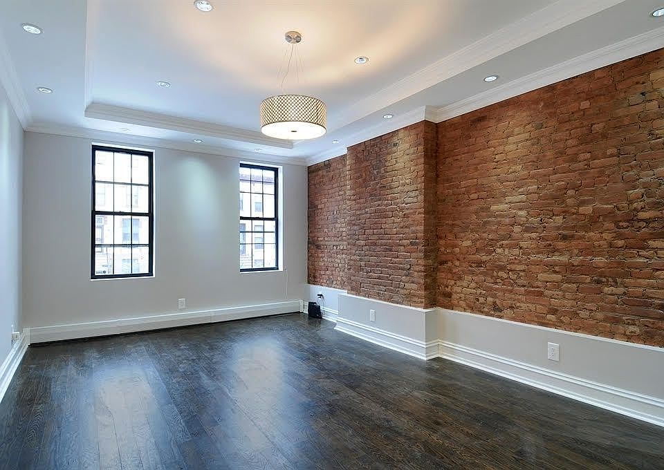 1st image of 326 Quincy St APT 2