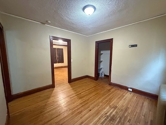 4th image of 2646 Dupont Ave N #1