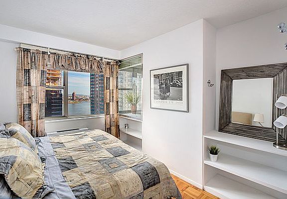 3rd image of 300 E 40th St APT 27G