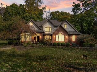 1 W Hanna Ln, Bratenahl, OH