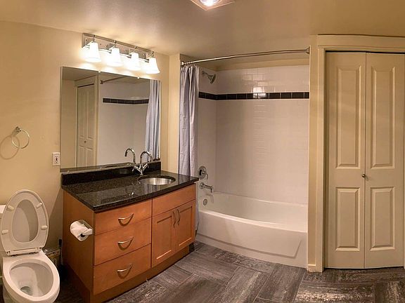 3rd image of 118 107th Ave NE #206