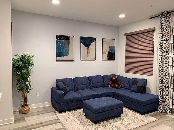 5th image of 828 Aloe Pl