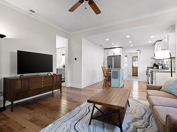 3rd image of 715 Spears Ave
