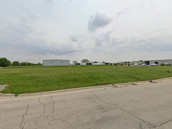 2nd image of 120 Ann Arbor Rd