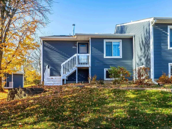 3374 N Willow Ct, Bettendorf, IA 52722