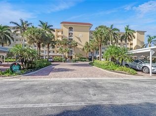 21 High Point Cir E APT 605, Naples, FL 34103