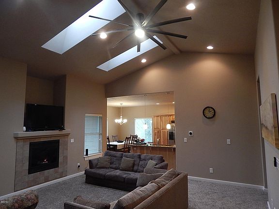 4th image of 2530 NE 45th