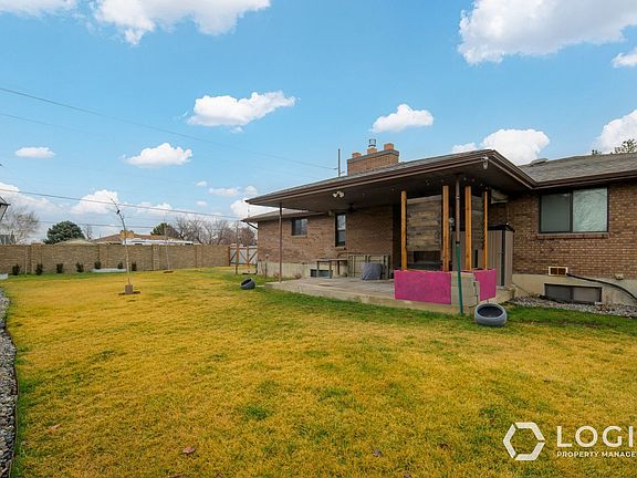 3rd image of 2718 W Ferron Dr