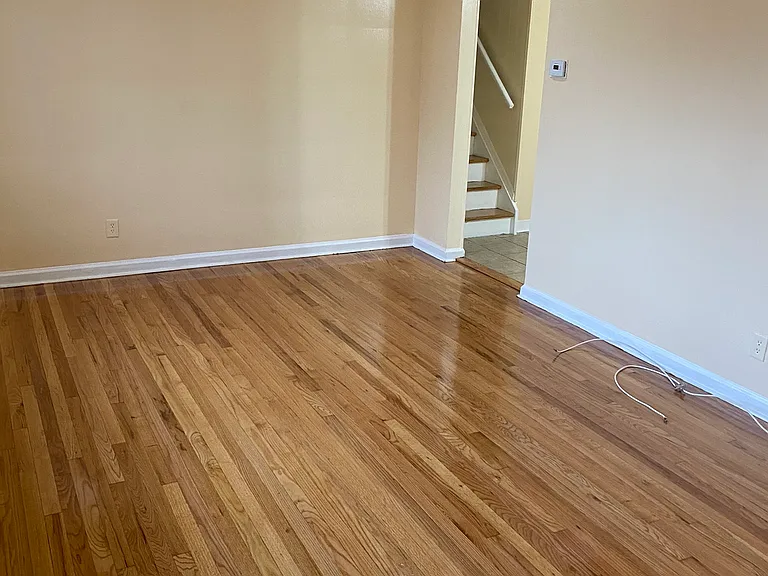 27 Woods Ave #1F — Photo 9