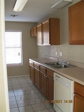 4th image of 42 Royal Crst APT C