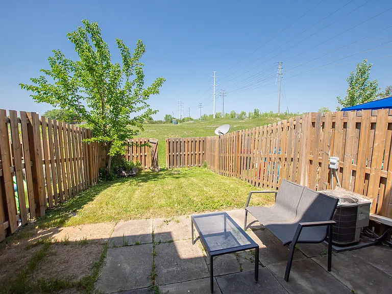 131 Rockwood Ave #33 — Photo 16