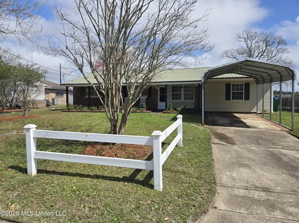 3214 Wesley St, Pascagoula, MS 39567