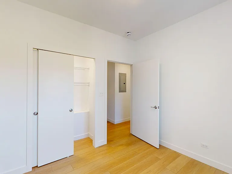 1515 E. 54th Street — Photo 73