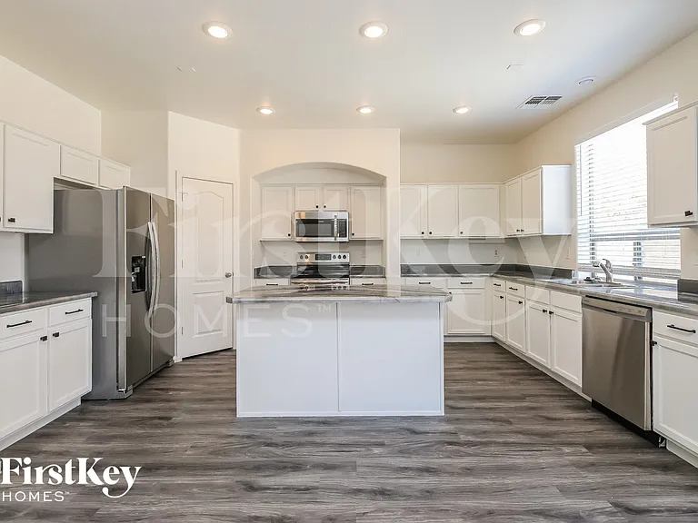 50 W Castle Rock Rd — Photo 6