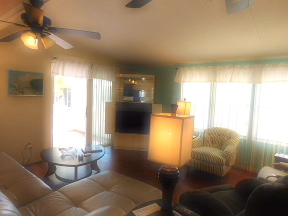2nd image of 821 Calamondin Ct