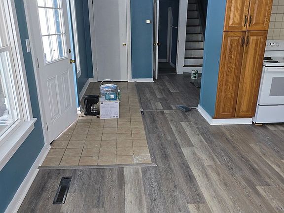 4th image of 3246 Haskins Rd #2