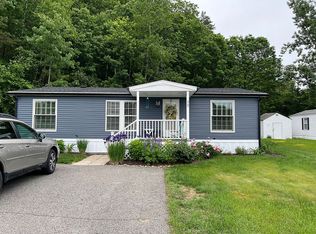 39 Fairview Dr, Lisbon, ME 04250