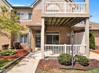 15725 Parkway Ln APT 4, Southgate, MI 48195