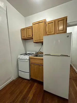 Rented by Peter R. Hungerford, LREB | media 5