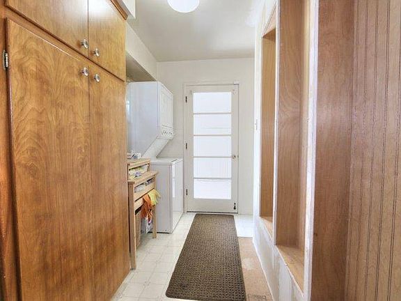 3rd image of 1108 Glen Holly Way
