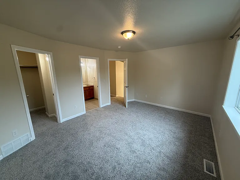 210 E Spruce Ave #B — Photo 11