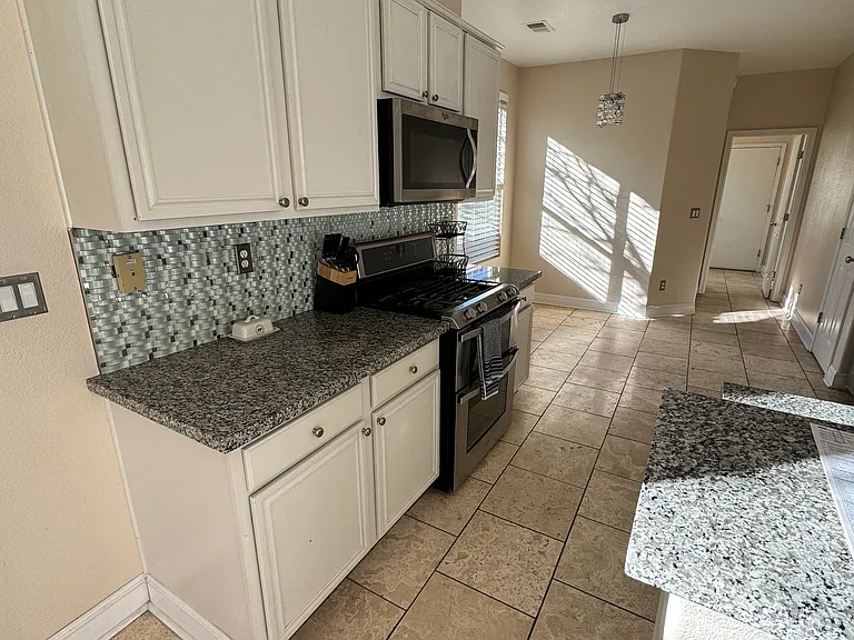 1237 Tule Dr — Photo 6
