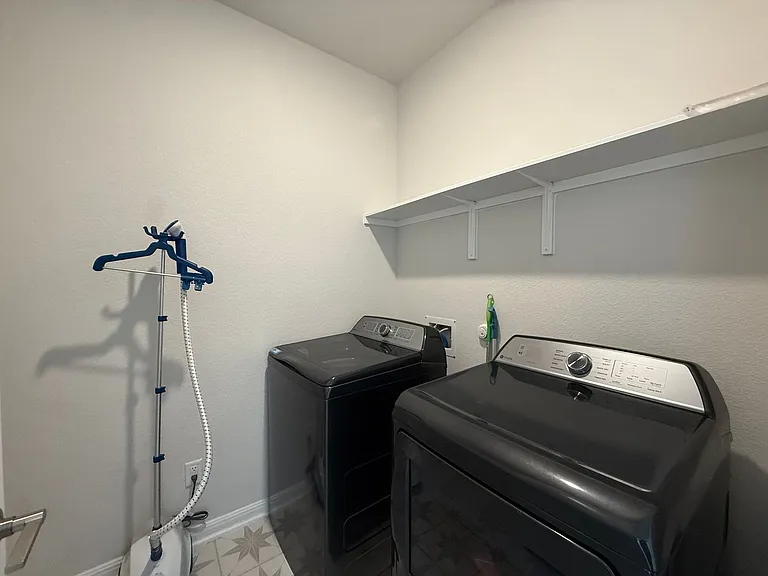 437 Leeward Pass — Photo 32