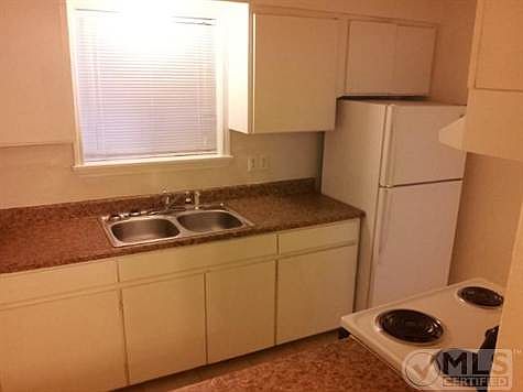 1st image of 1810 N Fitzhugh Ave APT 103