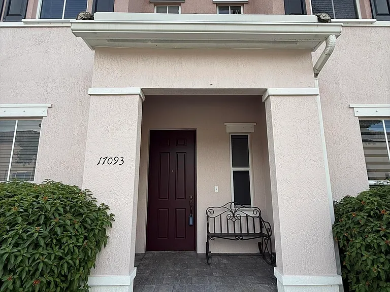 17093 SW 93rd St — Photo 1