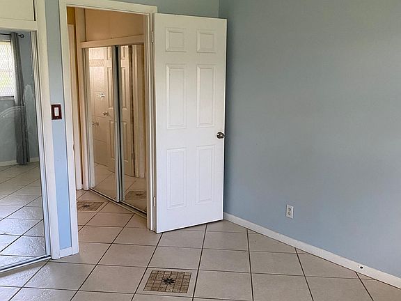 5th image of 1021 Crystal Lake Dr APT 105