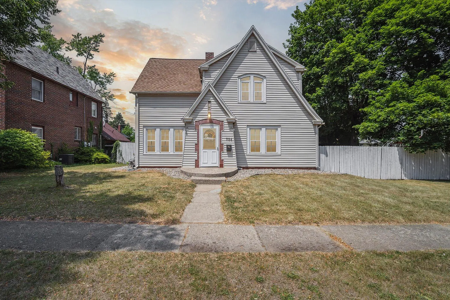 754 Beverly Park Pl photo 1
