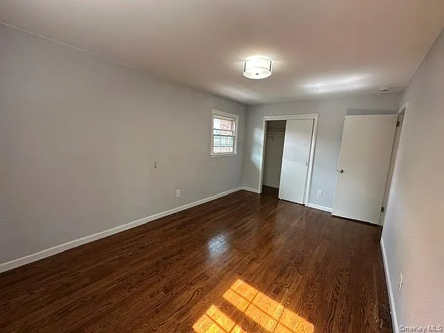 3 bed, 1.0 bath, 2150 sqft, $3,650 — Photo 4