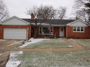 103 W Elm Ave, Roselle, IL 60172